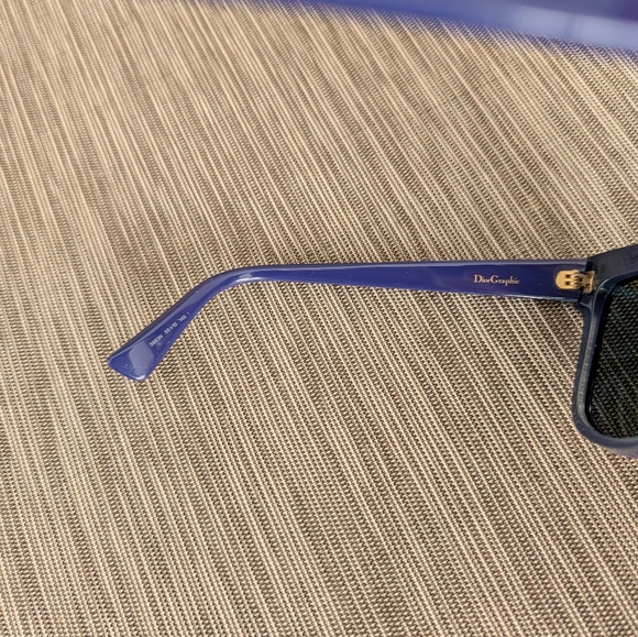 DIOR Graphic Collection, Like New - Picture 4 of 12